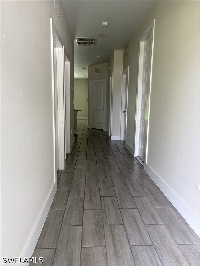 Foto del edificio - 19232 Miami Blvd