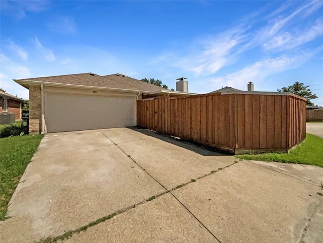 Building Photo - 2701 Crooked Creek