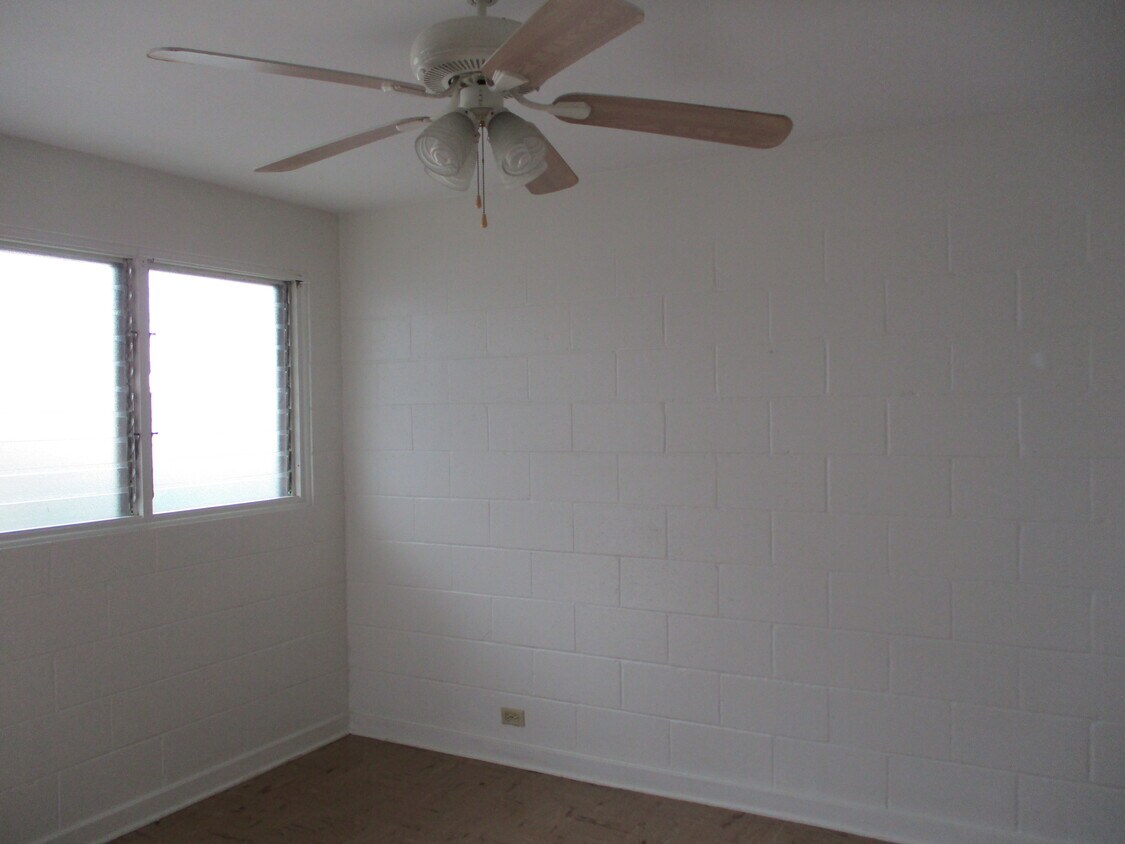 Primary Photo - 1721 Kaluhikai Ln