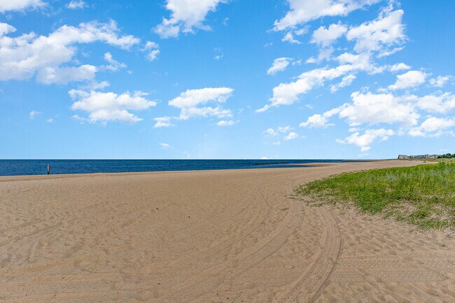 Right by the Beach! - 1540 Chela Ave