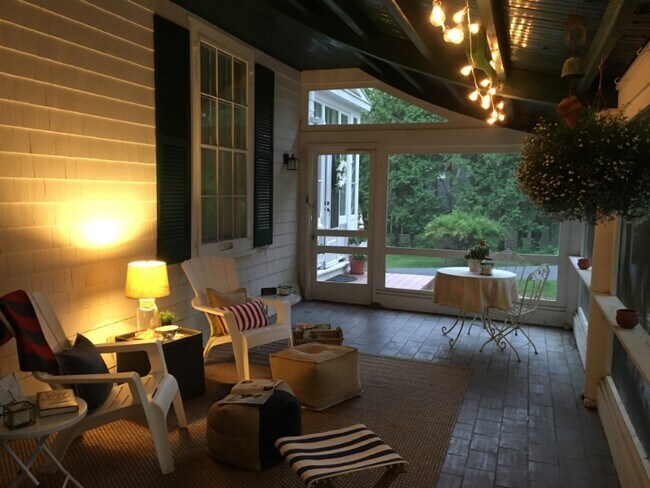 Foto del edificio - 236 Robineau Rd