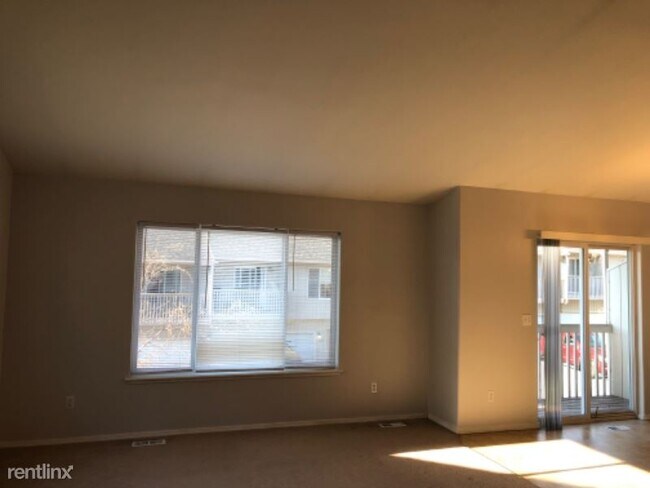 Building Photo - 3 br, 2 bath Condo - 6948 Briar Loop