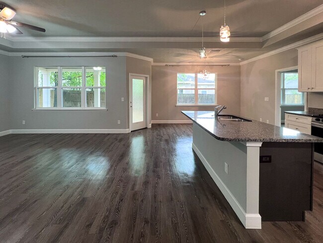 Building Photo - 3BR/2BA Home in Strawberry Fields