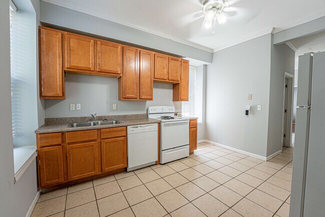 Building Photo - 1114 Mackay Plz