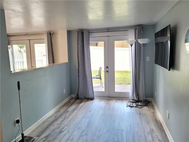 Foto del edificio - 5602 Roberts Dr