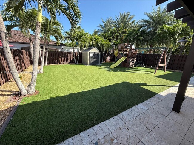 Foto del edificio - 1535 SW 145th Ave