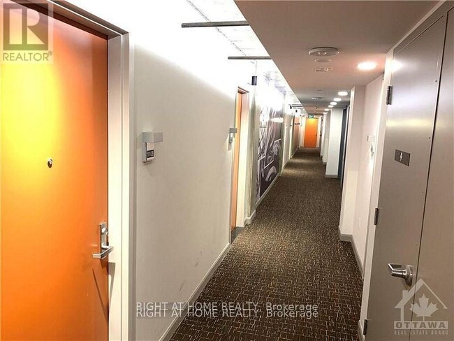 Building Photo - 105 Champagne Ave S