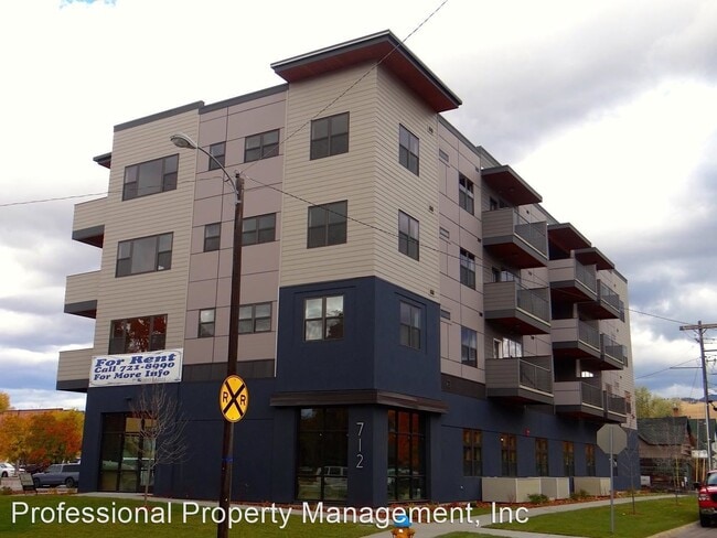 Building Photo - 712 W Spruce St