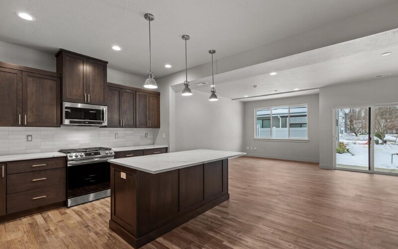 Foto principal - 1007 W Grove Way
