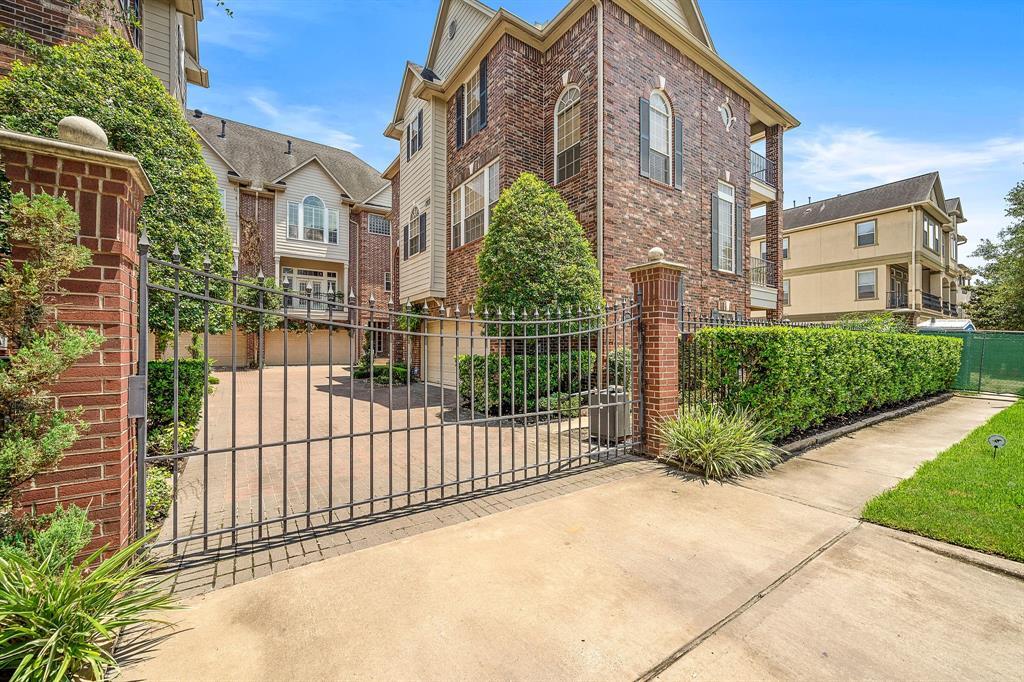 1007 Crocker St, Houston, TX 77019 Condo for Rent in Houston, TX