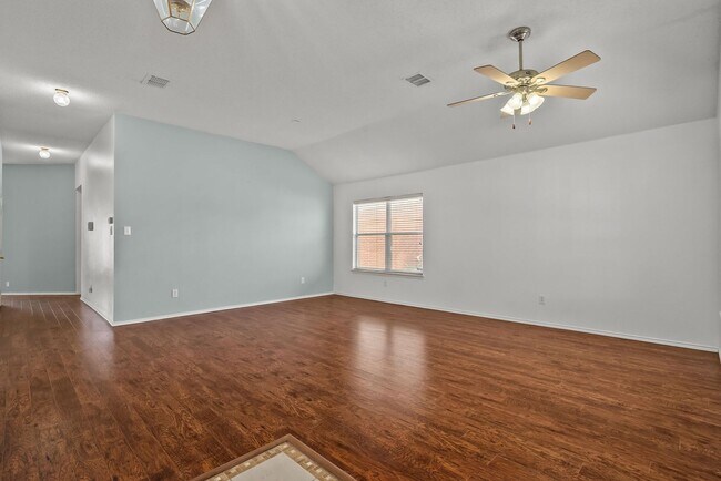 Building Photo - Beautiful 4-Bedroom Home in Parks of Deer Creek – Ready Now!