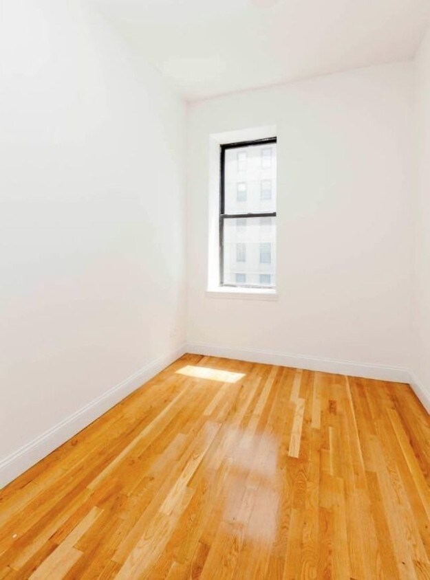 Primary Photo - 230 W 27th St