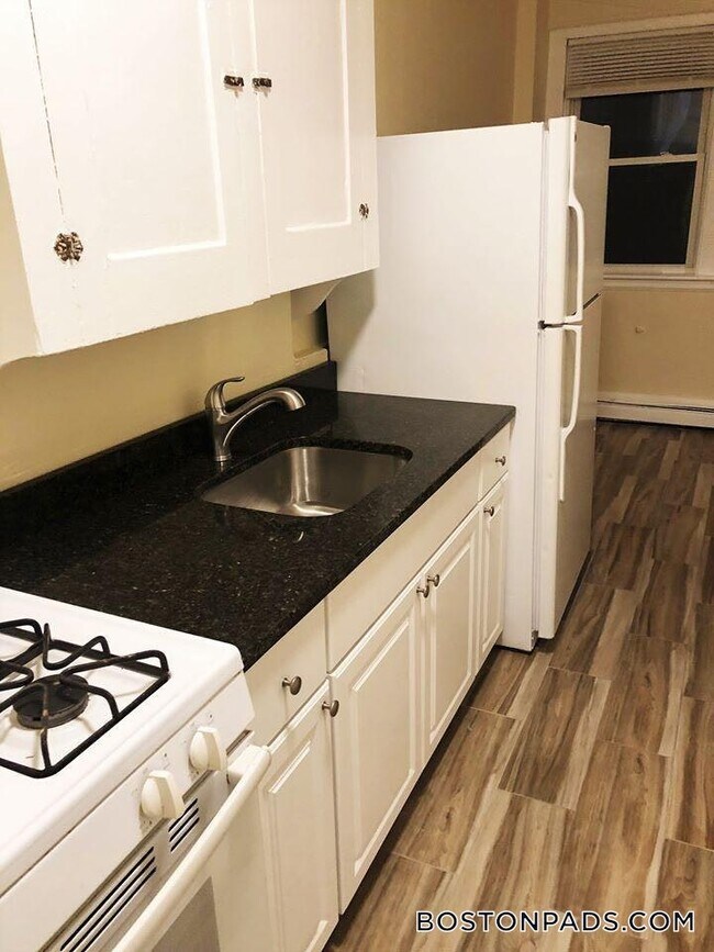 Building Photo - 233 Lafayette St