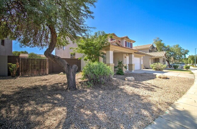 Foto del edificio - 16745 W Fillmore St