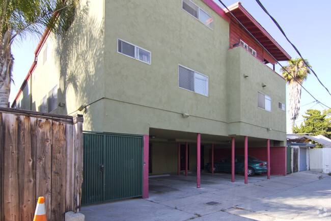 Foto del edificio - Felspar Apartments