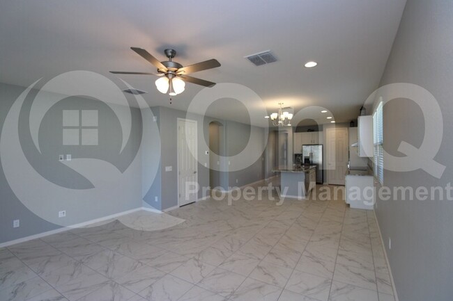 Building Photo - 2846 W New River Dr