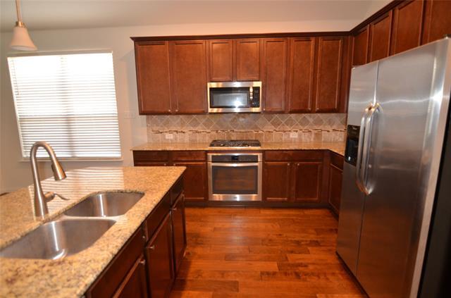 Foto del edificio - 1304 Caney Creek Ln