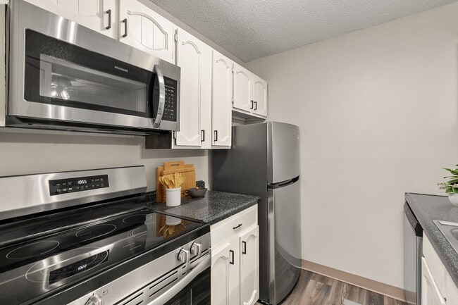 Building Photo - Bridlewood Apartments