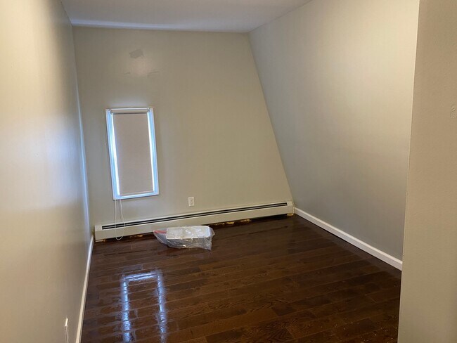 Foto del edificio - 423 Hudson Ave
