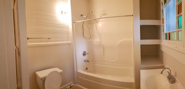 Foto del edificio - 718 Pleasant St