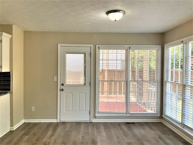 Building Photo - 1320 Wheatfield Dr
