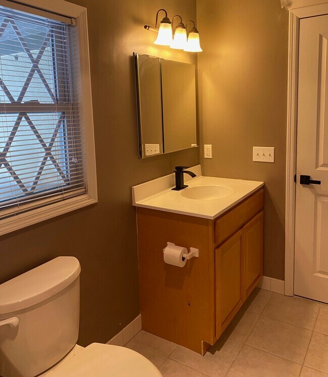 Foto del edificio - 23 W Shore Trl