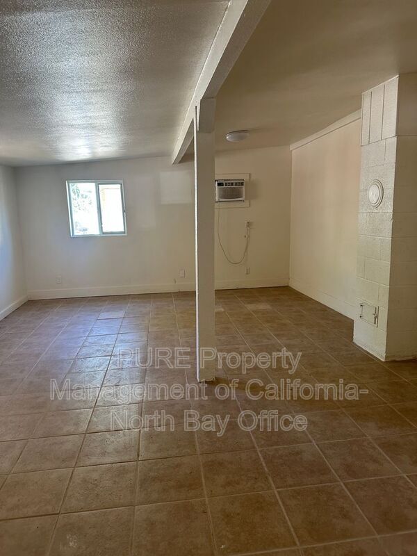 Primary Photo - 14 Henderson Ln