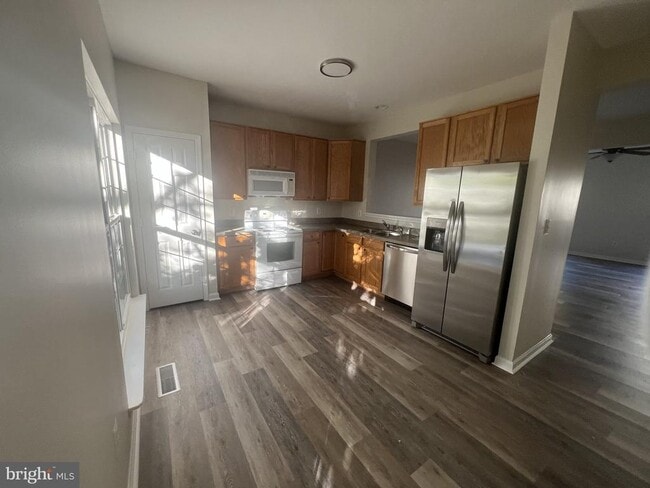Building Photo - 2265 Forsythia Dr