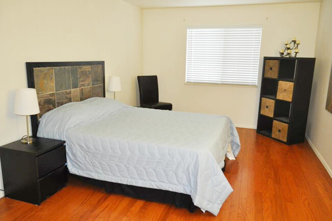 primary bedroom - 8335 South Fairmount Drive
