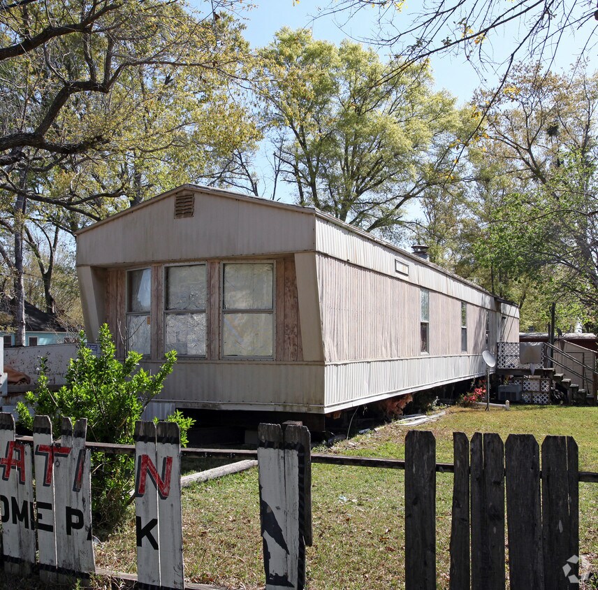 Plantation Park Apartments in Theodore, AL