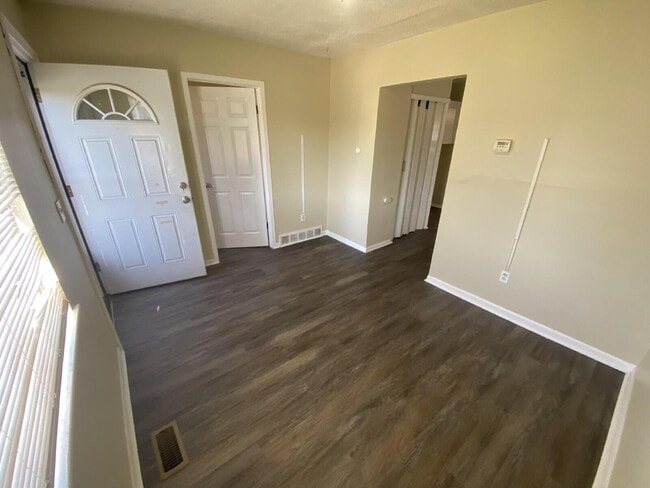 Building Photo - 7067 Studebaker Ave