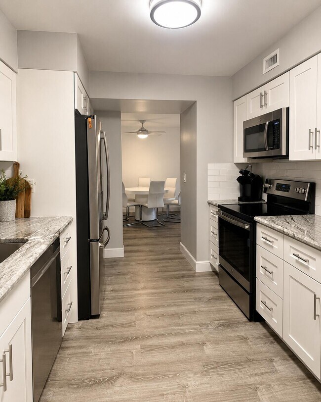 Building Photo - 950 Egret Cir