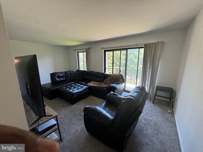 Foto del edificio - 6932 Hanover Pkwy