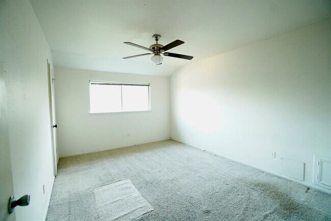 Foto del edificio - 2902 Meadowcreek Dr