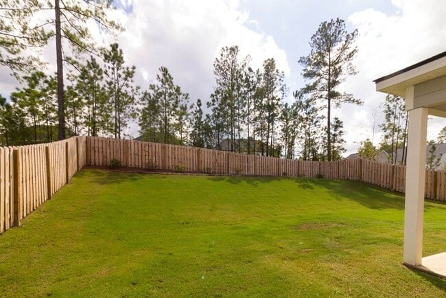 Building Photo - 708 Tree Top Trl