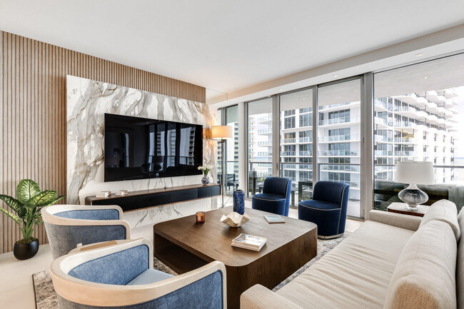 Building Photo - 3100 N Ocean Dr
