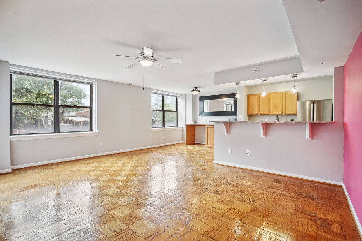 Foto principal - Available Now! 1 bed/ 1 bath in a light-fi...