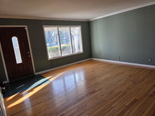 Foto del edificio - 1860 Chandler Ave