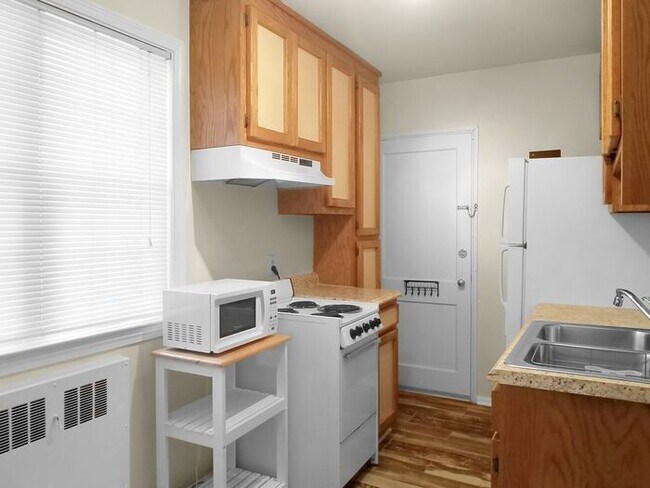 Building Photo - 1BR, 1BA in Lewis Village close to Augusta Rd
