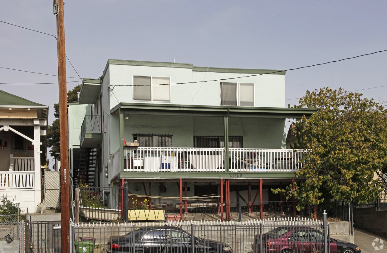 Building Photo - 2028 E 21st St