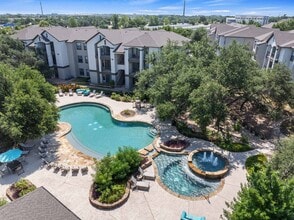 Building Photo - Lakeline Villas