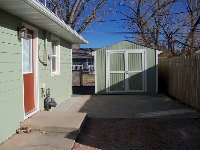 Foto del edificio - 3214 Harmony Ln