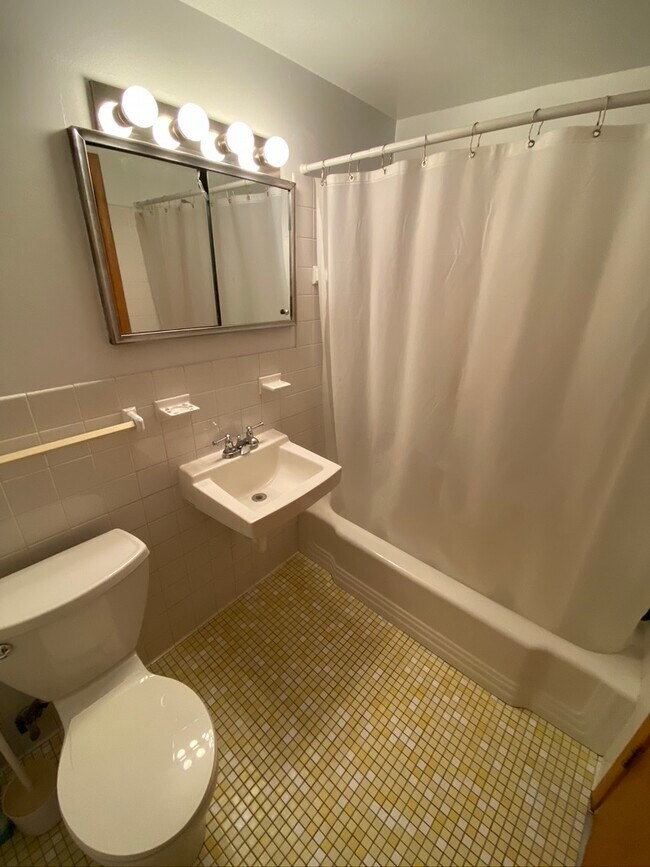 Bathroom - 2932 34th Ave S