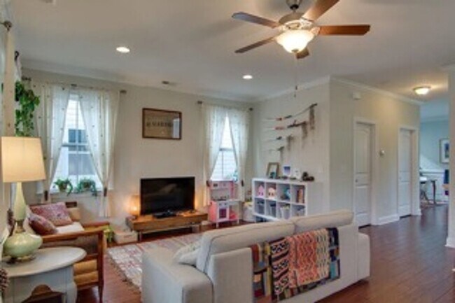 Building Photo - Park Circle Home For Rent