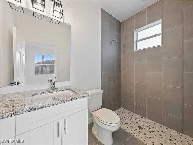 Foto del edificio - 2206-2208 Leda Ave S