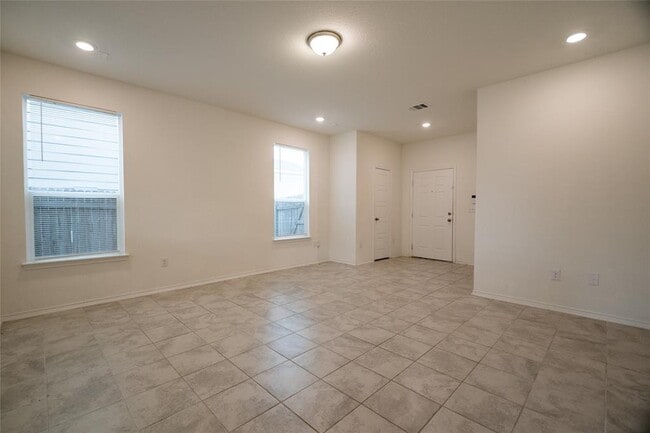 Building Photo - 6412 Carriage Pines Dr