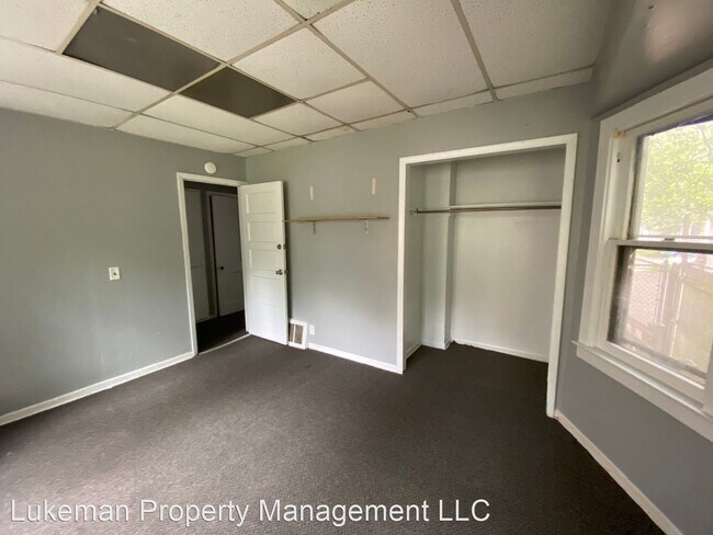 Building Photo - 7 br, 3 bath House - 407 Oak St