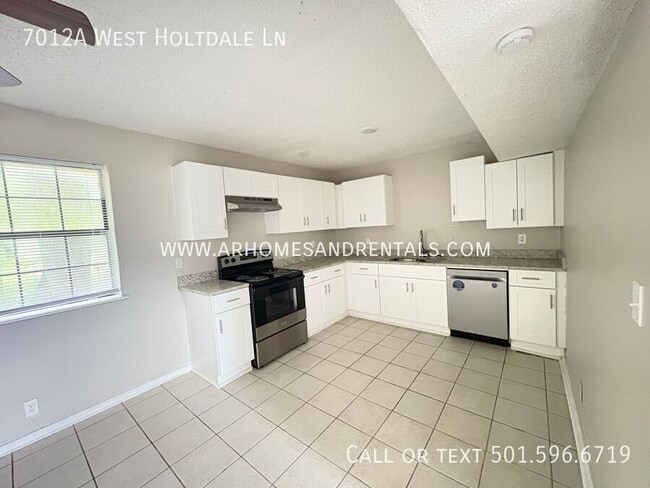 Building Photo - 7012 W Holtdale Ln