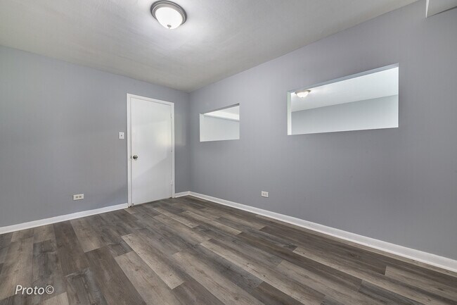 Foto del edificio - 6119 N Seeley Ave