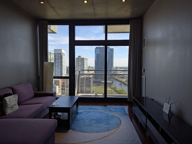 Foto del edificio - 235 W Van Buren St